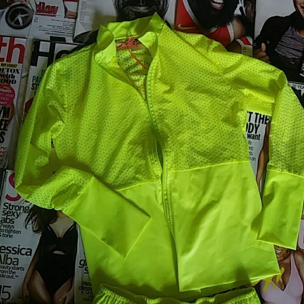 Set Top & short. - Picture 3 of 9